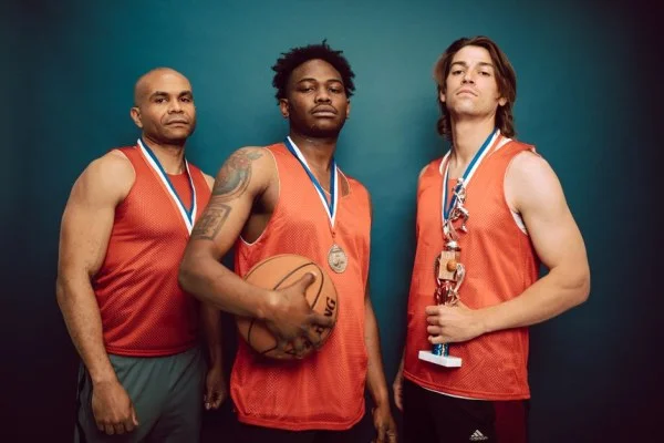 basketball team celebrating victory